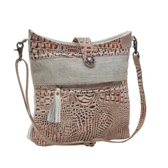 Myra Smokey Leather Cowhide shoulder Bag - Picture 2 of 10